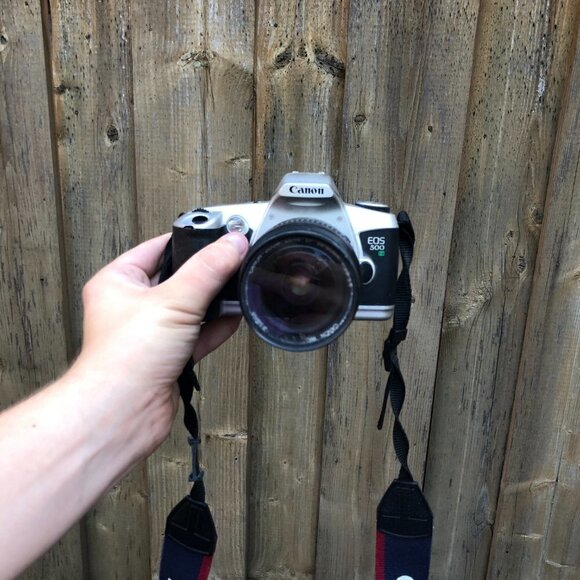 Canon EOS 500N 35mm Autofocus SLR Camera W/ 28-80mm Lens - Picture 6 of 14